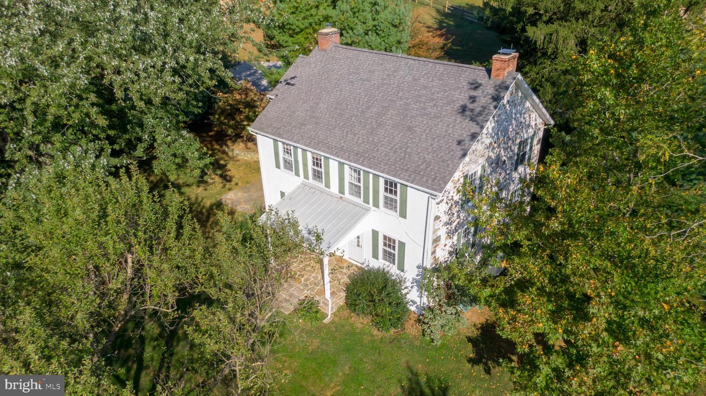 1025 N Chatham Rd Property Photo 2