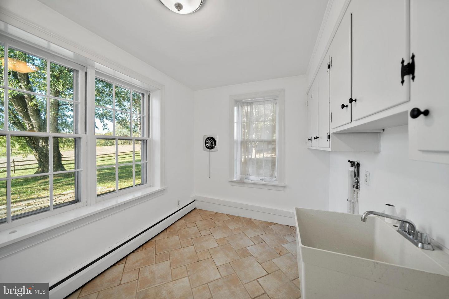 1025 N Chatham Rd Property Photo 14