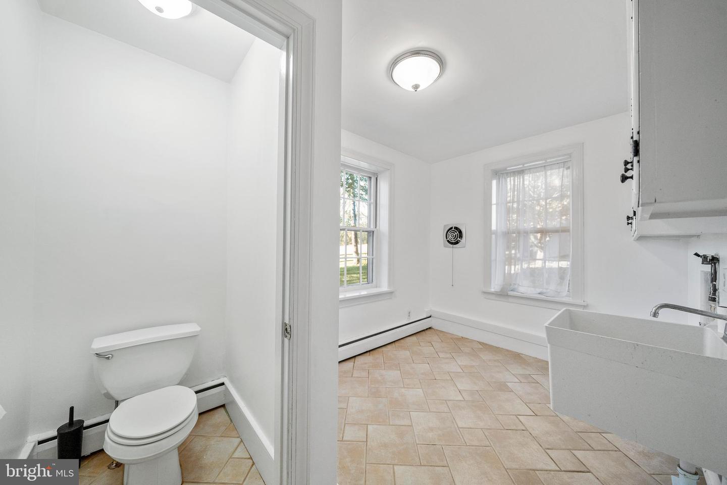 1025 N Chatham Rd Property Photo 15