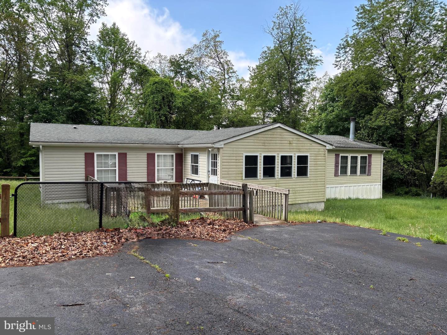 180 Lilly Rd Property Photo