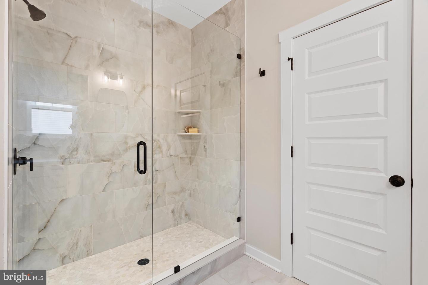 100 Declan #parker Property Photo 10