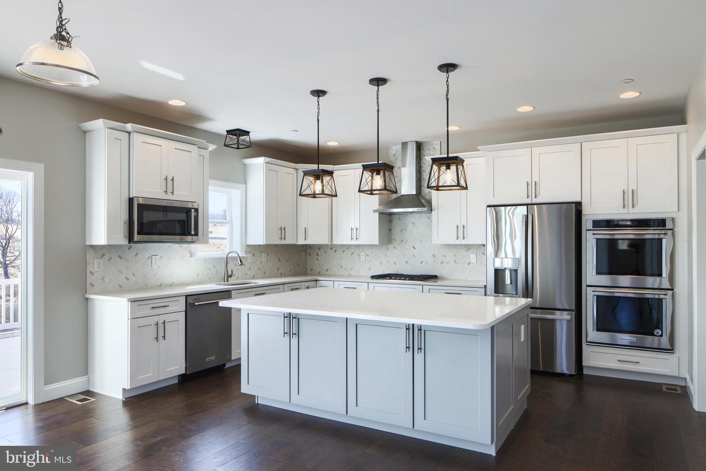 100 Declan #devonshire Property Photo 12
