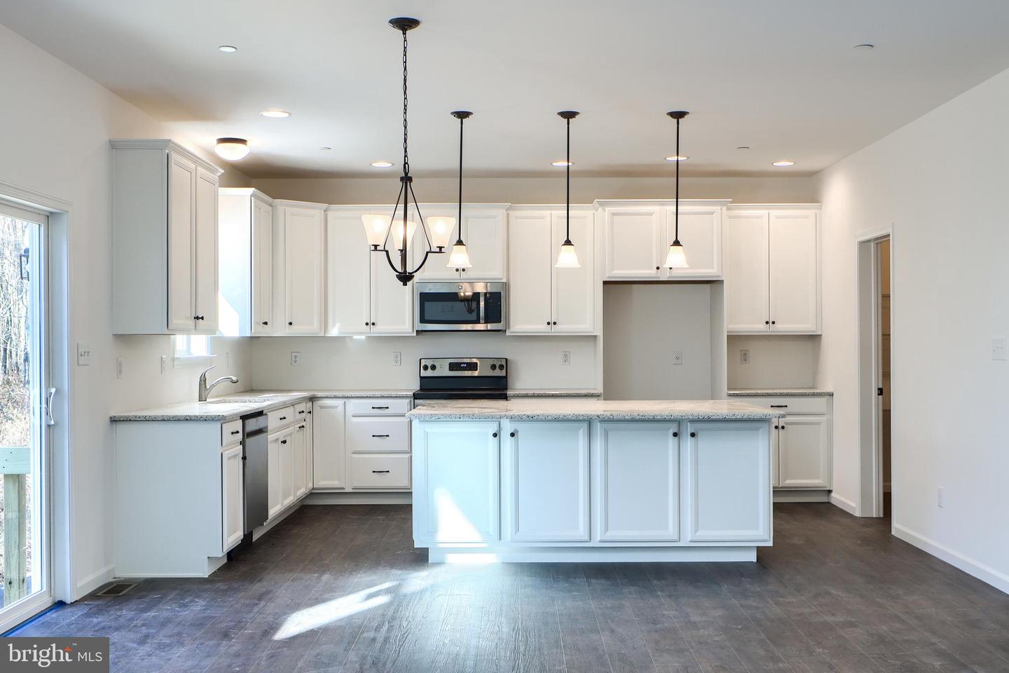 100 Declan #devonshire Property Photo 13