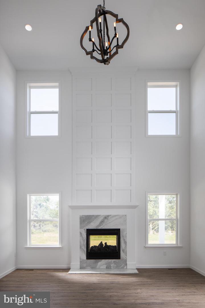 100 Declan #devonshire Property Photo 18