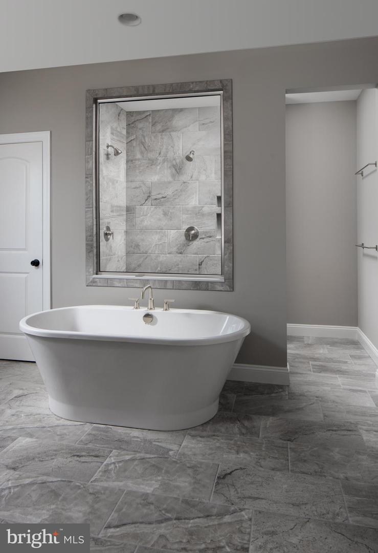 100 Declan #devonshire Property Photo 28