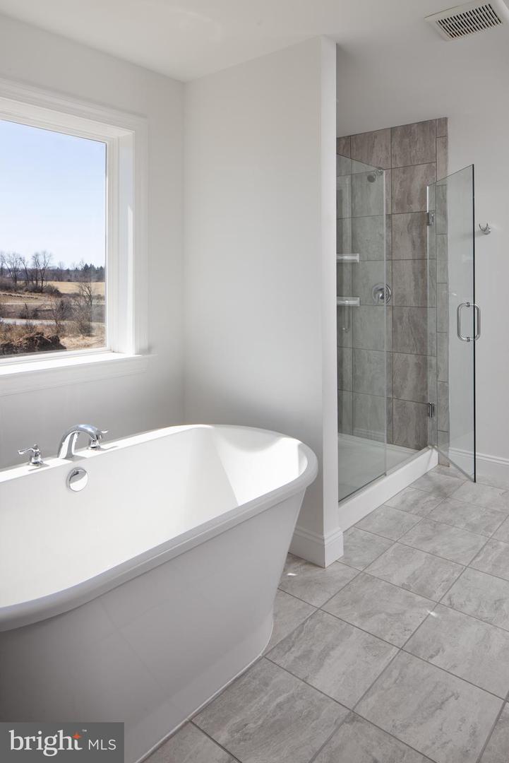 100 Declan #devonshire Property Photo 29