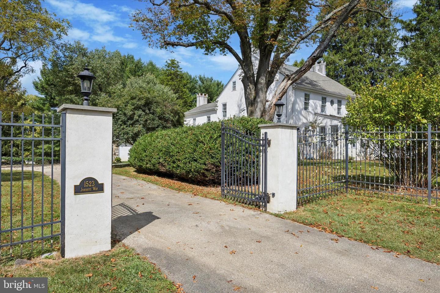 1523 Johnnys Way Property Photo 1