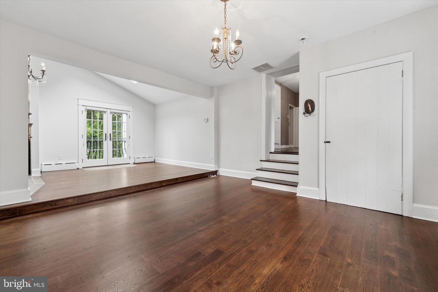 1523 Johnnys Way Property Photo 17
