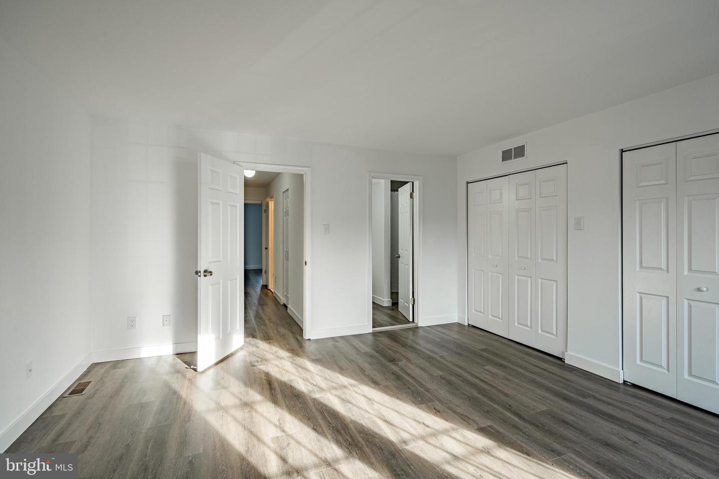 769 Bradford Ter Property Photo 10