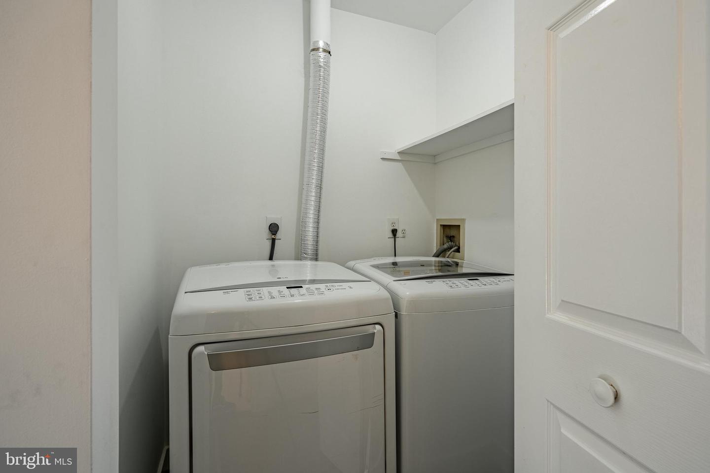 769 Bradford Ter Property Photo 17