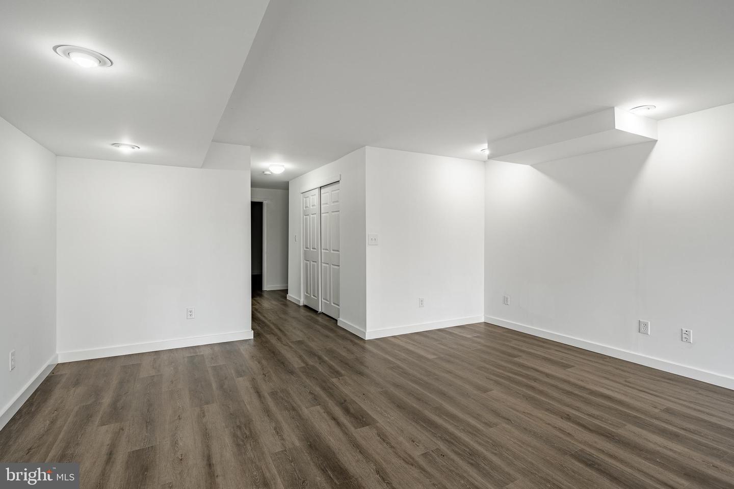 769 Bradford Ter Property Photo 28