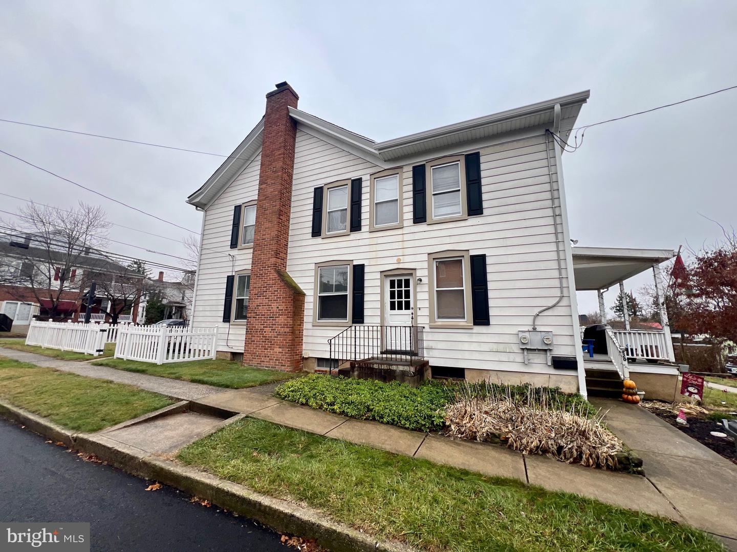 220 Pennsylvania Ave Property Photo 10