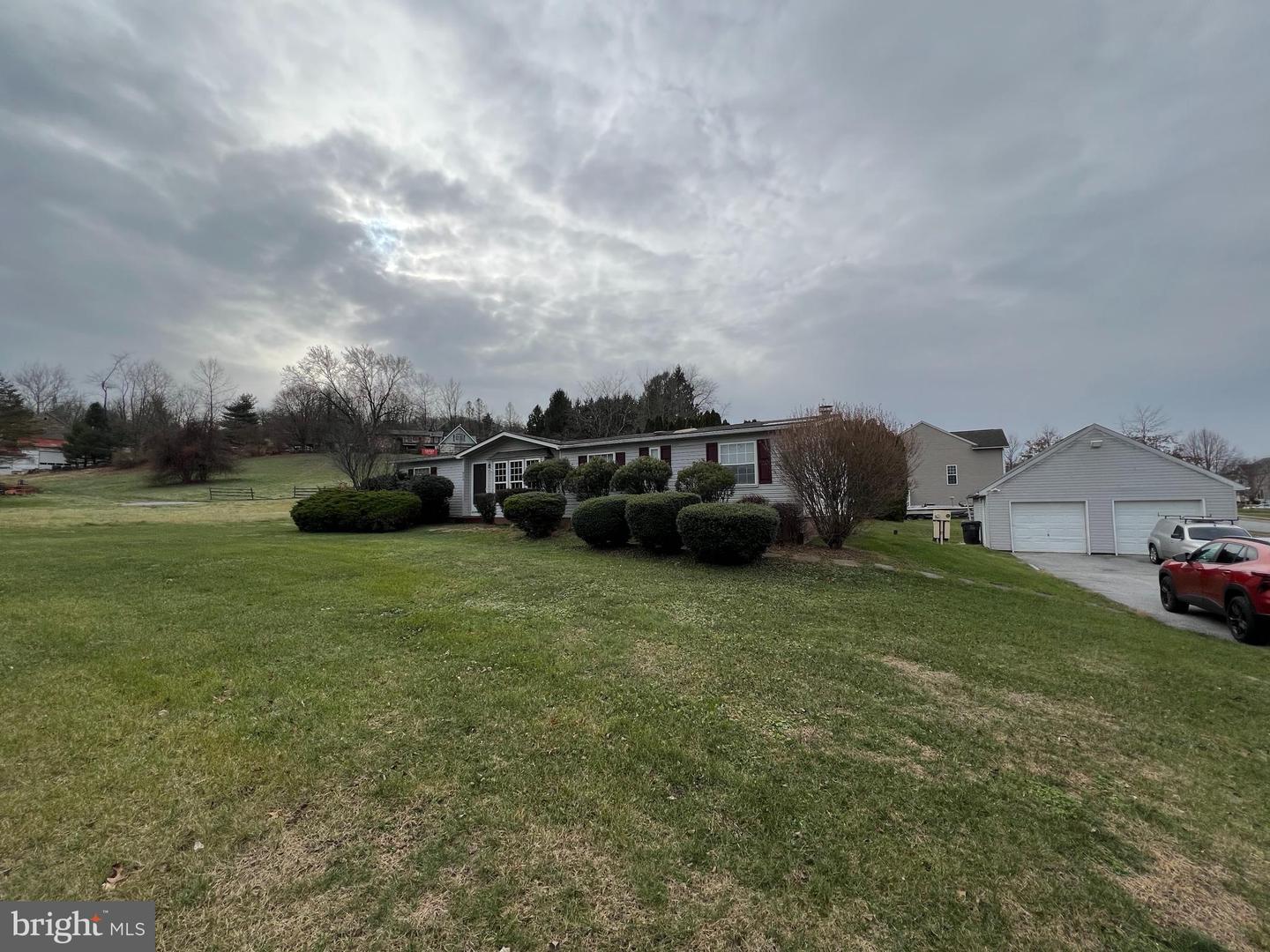 300 Brook Rd Property Photo 2