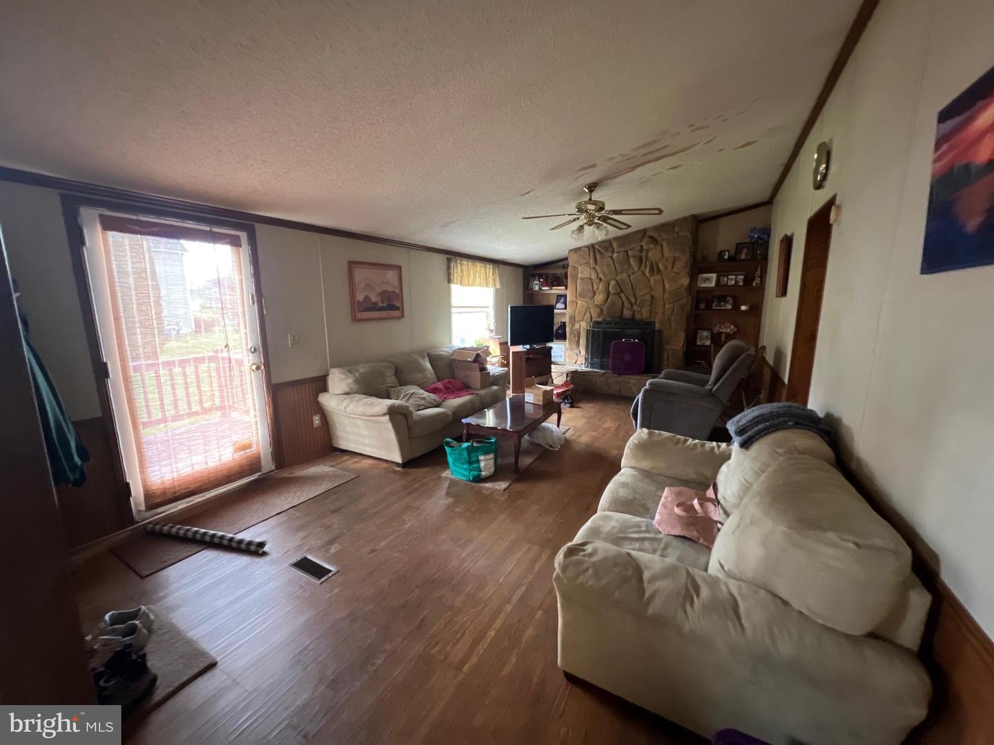 300 Brook Rd Property Photo 4