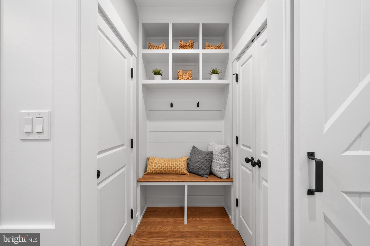 218 Hendricks Ave Property Photo 6