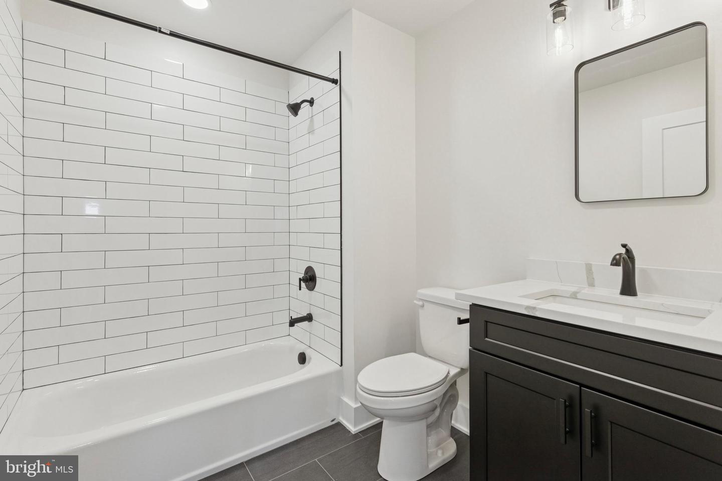197 Bridge St #12 Property Photo 10