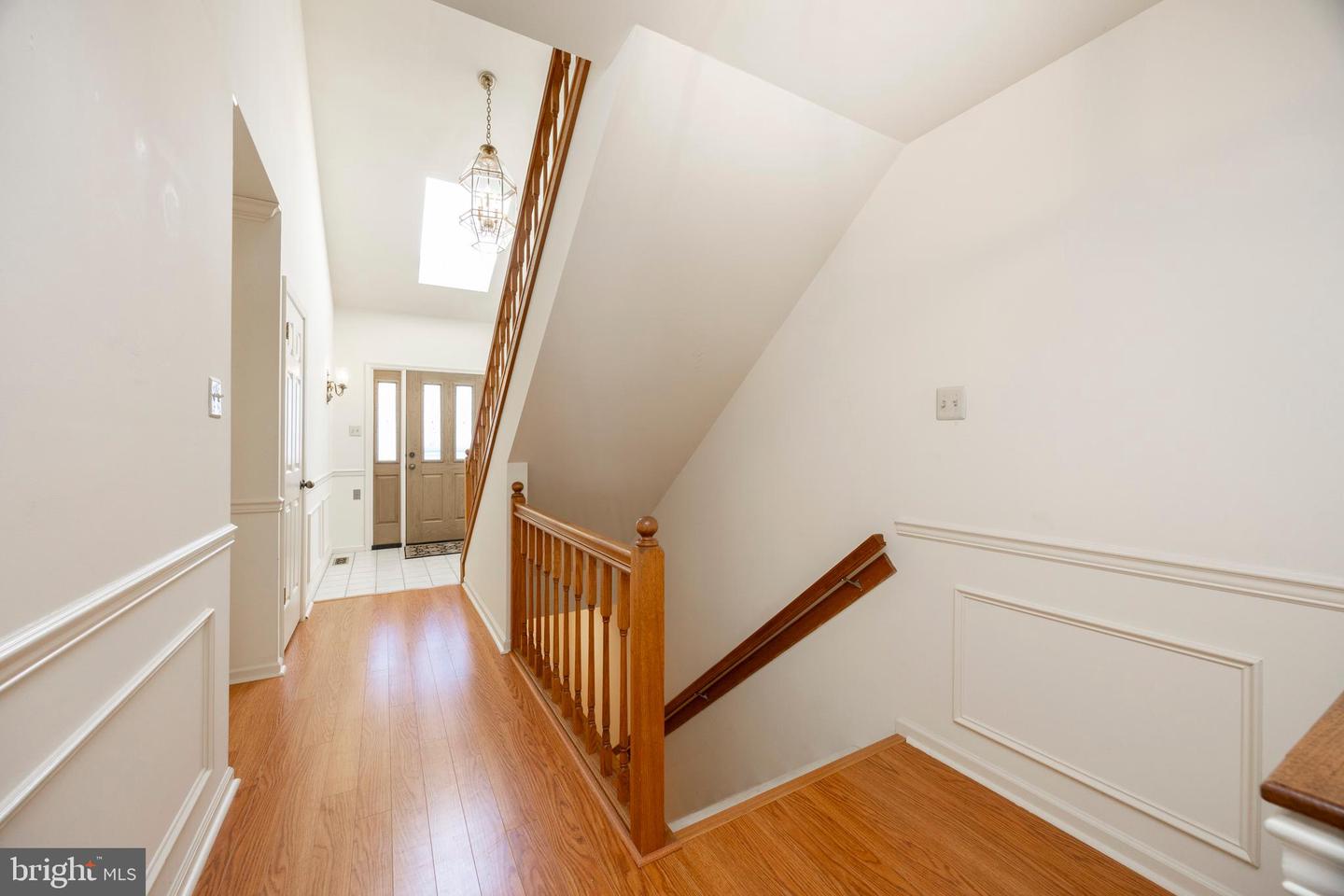 1144 Newbury Ln Property Photo 5