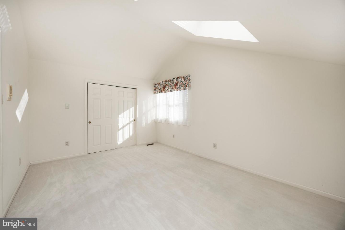 1144 Newbury Ln Property Photo 33