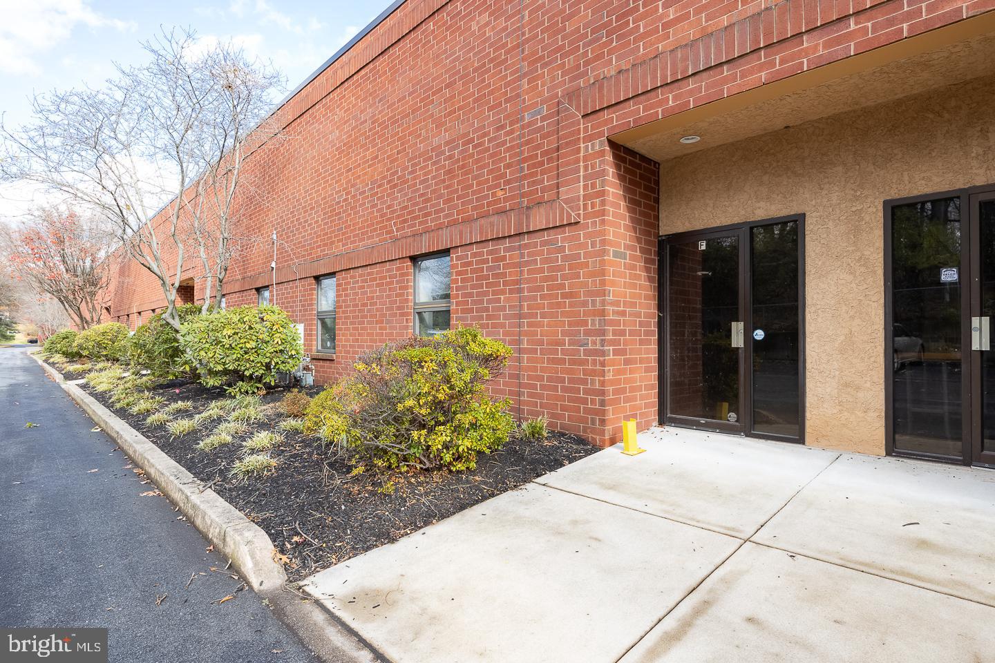 640 Snyder Ave #f Property Photo 7