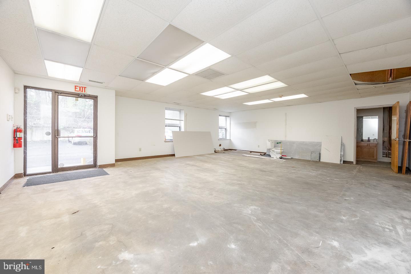 640 Snyder Ave #f Property Photo 10