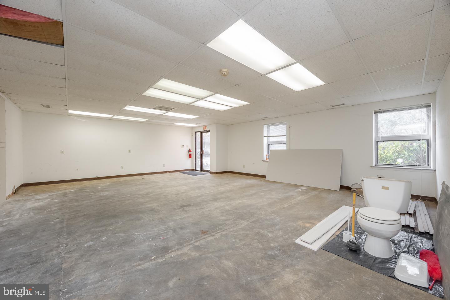 640 Snyder Ave #f Property Photo 12