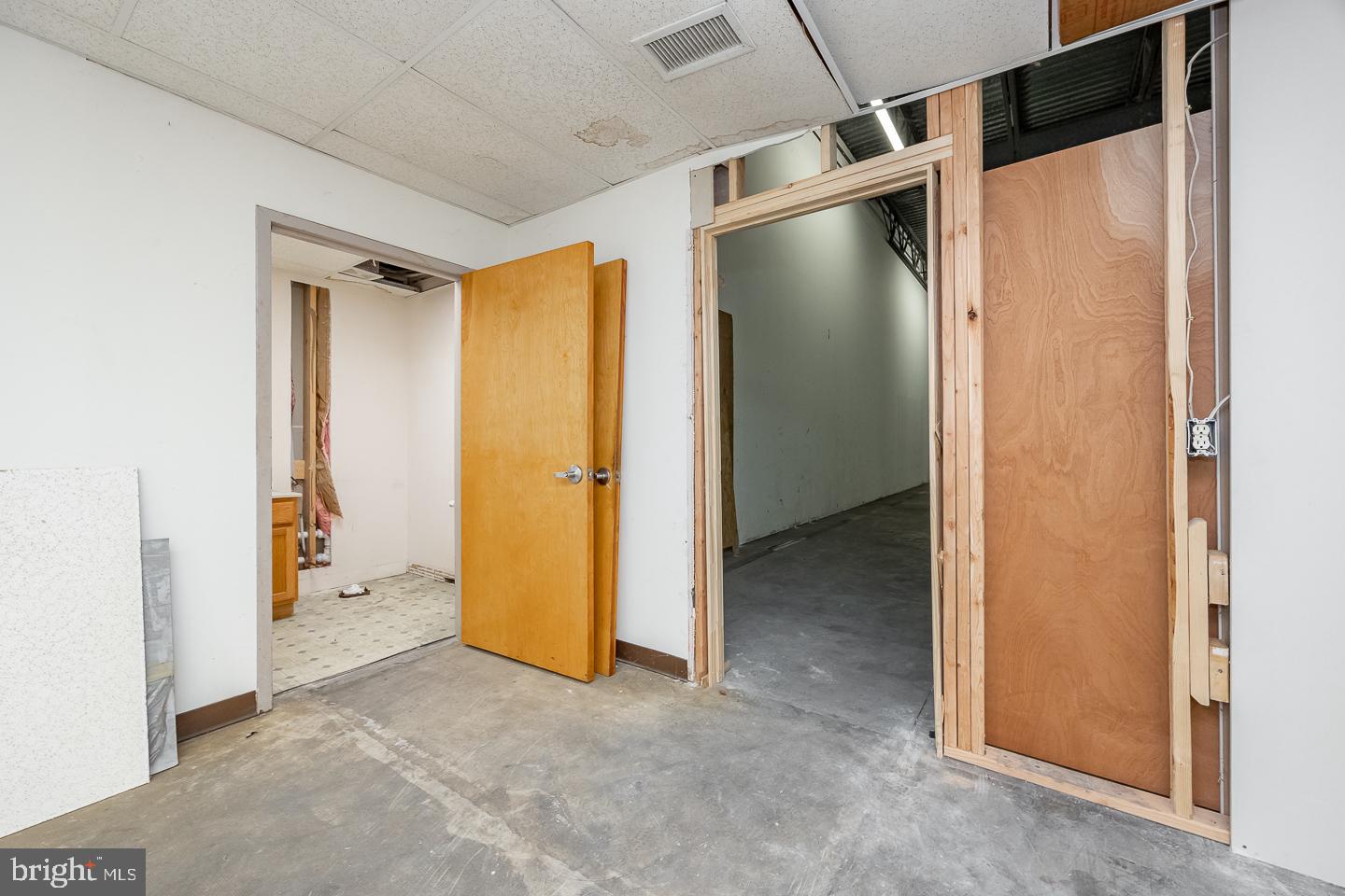 640 Snyder Ave #f Property Photo 14