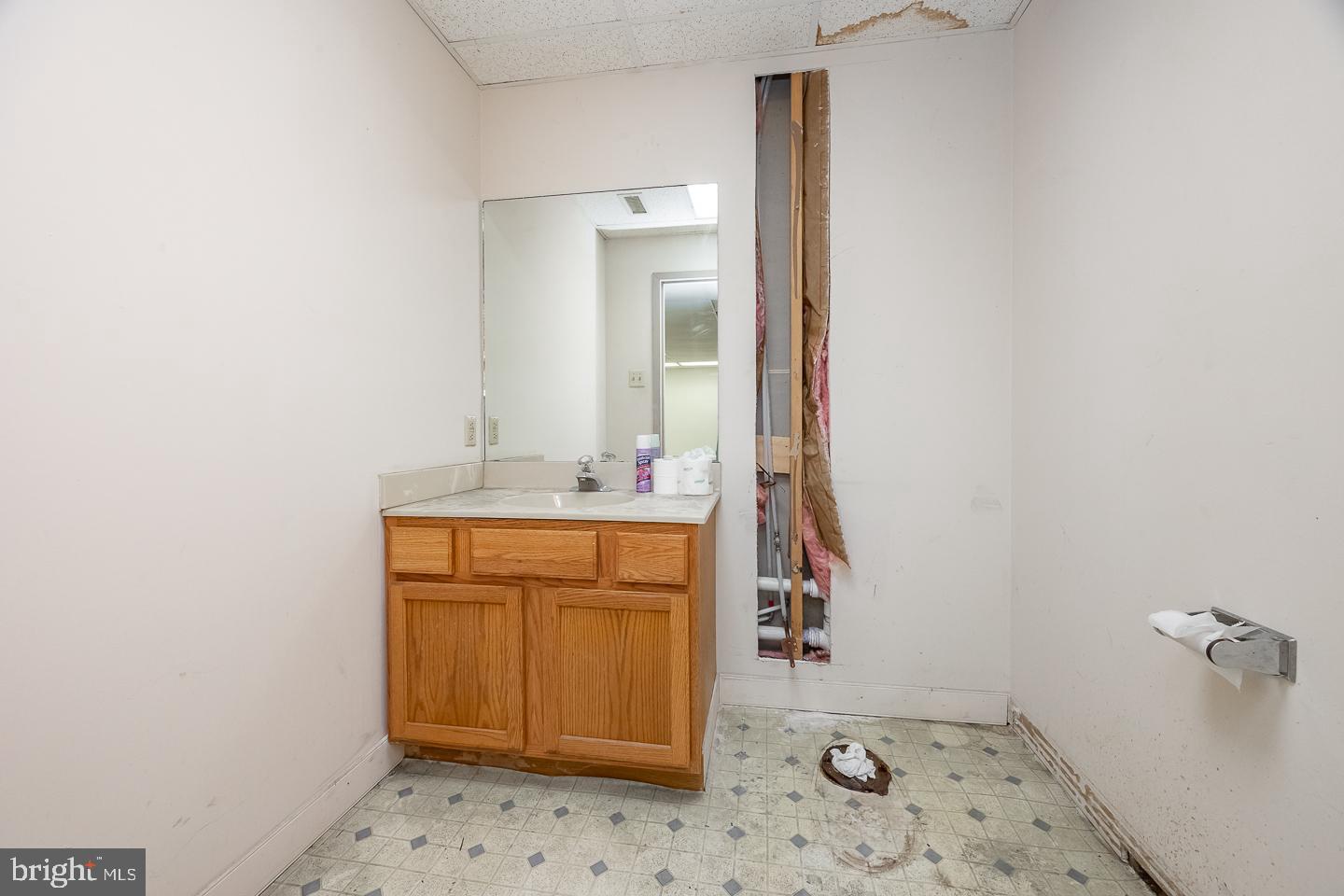 640 Snyder Ave #f Property Photo 15