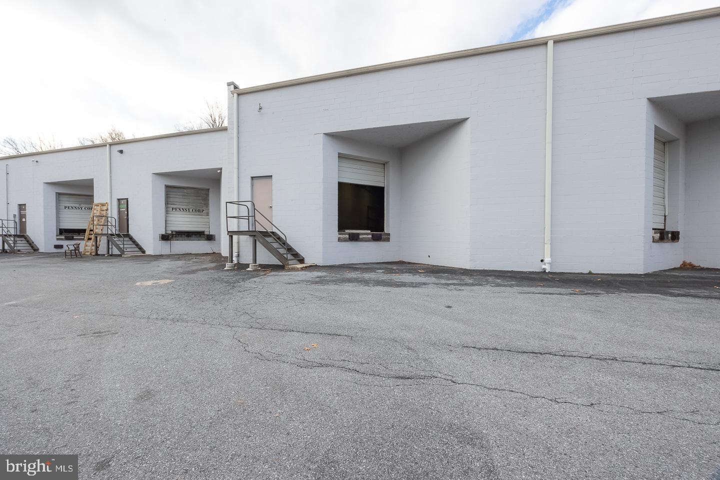 640 Snyder Ave #f Property Photo 25