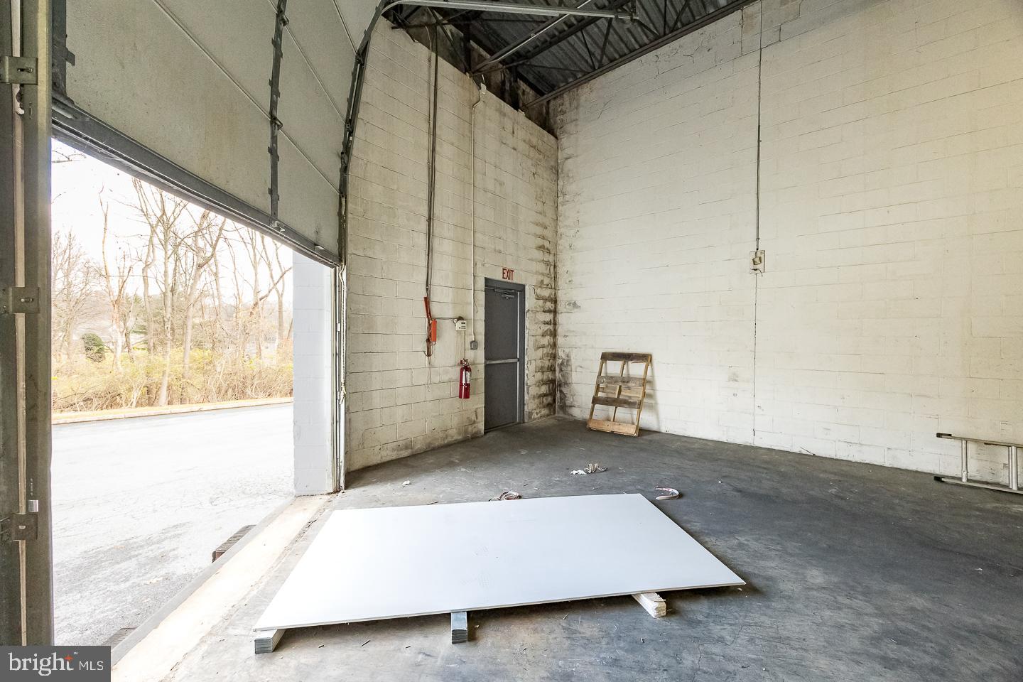 640 Snyder Ave #f Property Photo 32