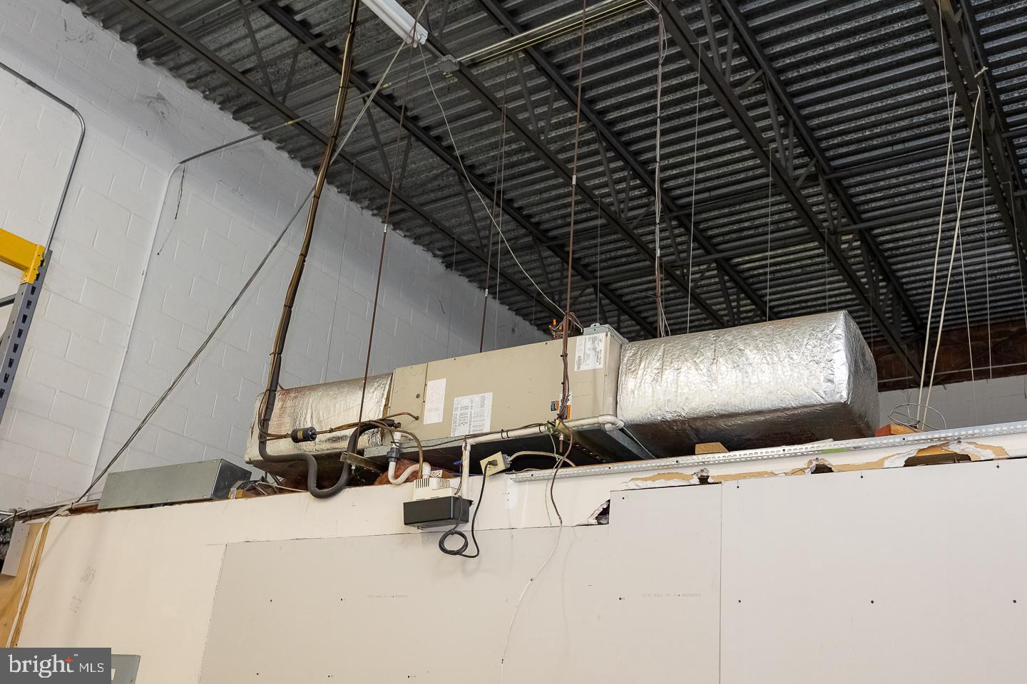 640 Snyder Ave #f Property Photo 35