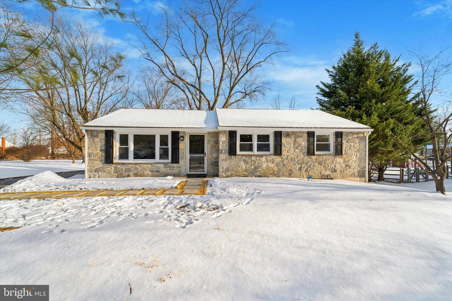 1007 Hares Hill Rd Property Photo