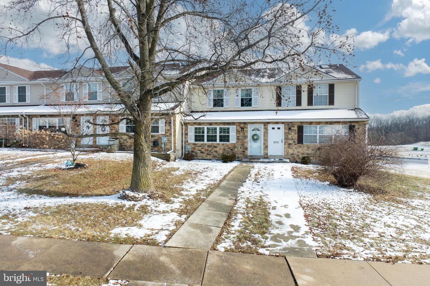 502 Lancaster Ct Property Photo