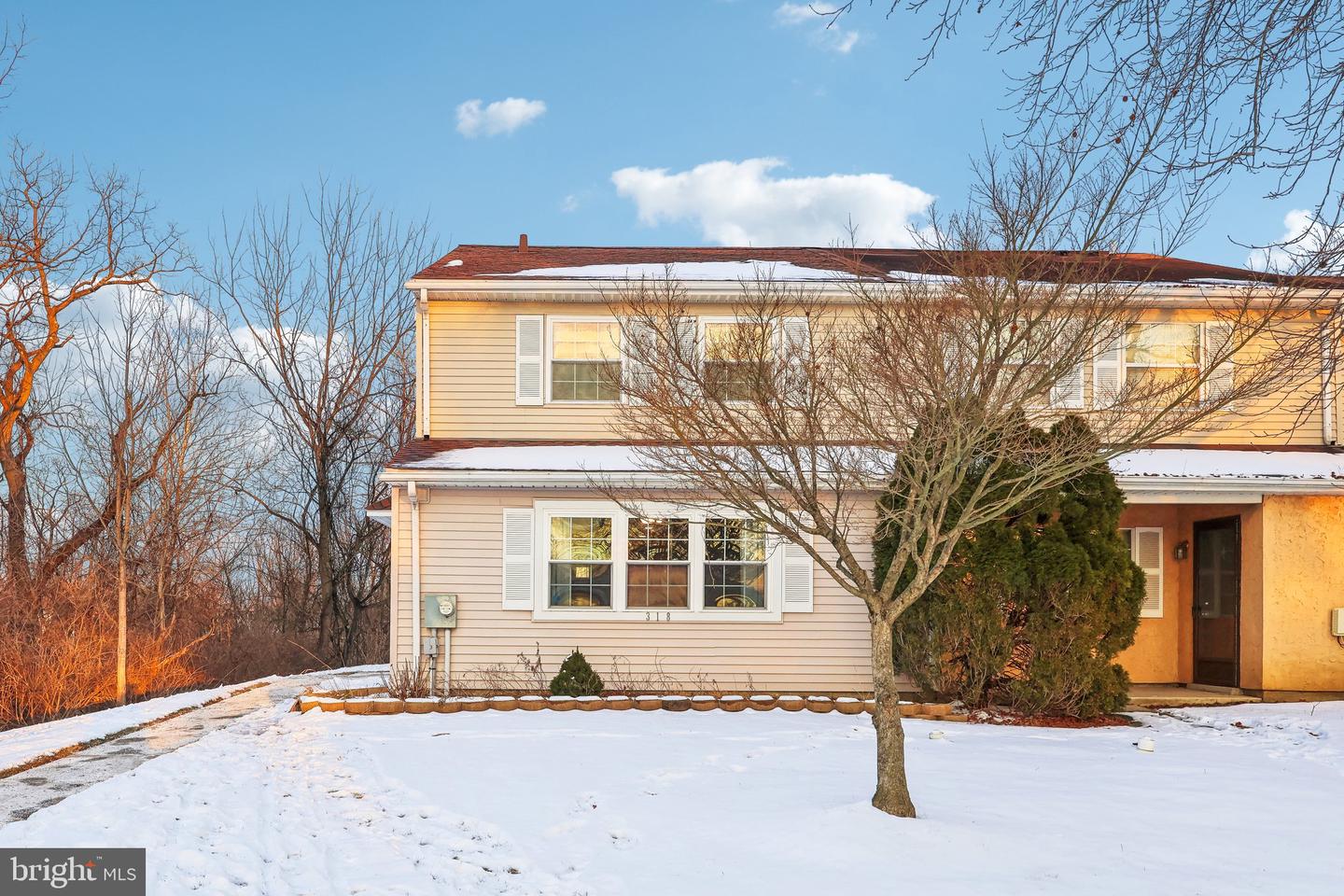 318 Carlyn Ct Property Photo