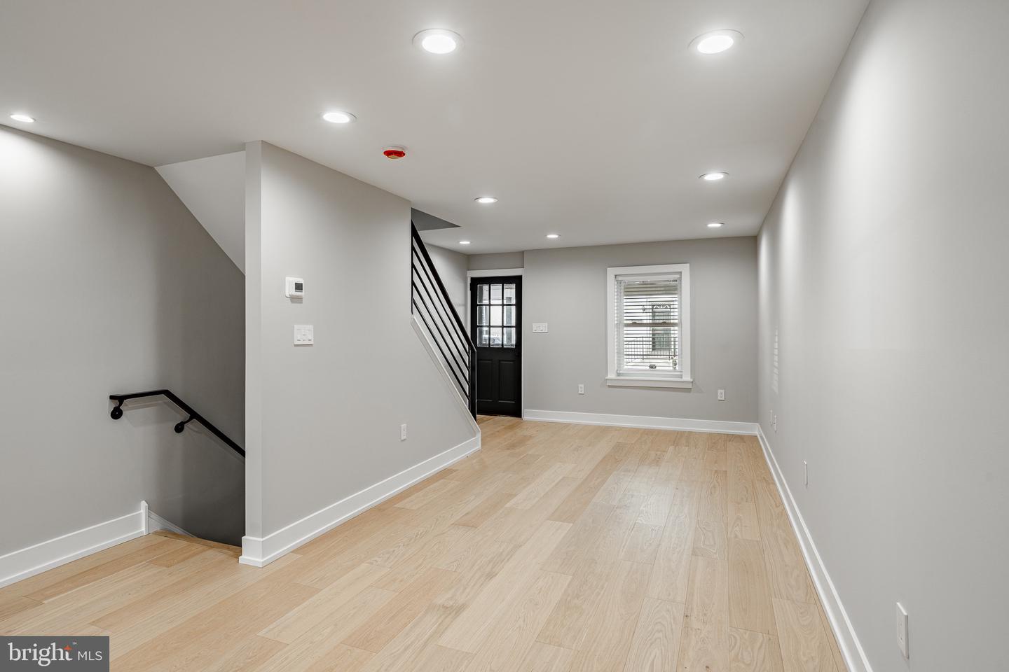 208 W Lafayette St Property Photo 8