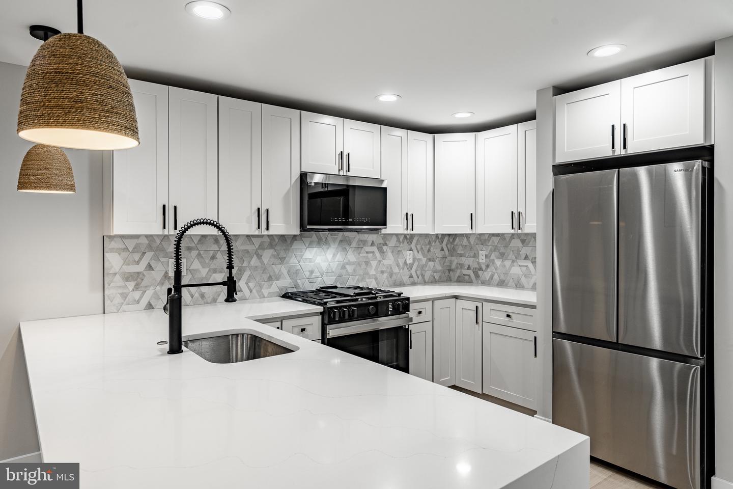 208 W Lafayette St Property Photo 12