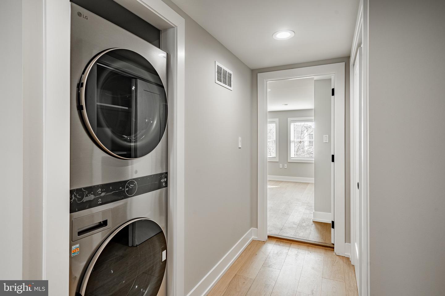 208 W Lafayette St Property Photo 18