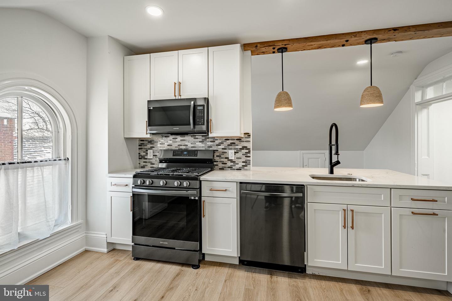 305 S Walnut St #6 Property Photo 6