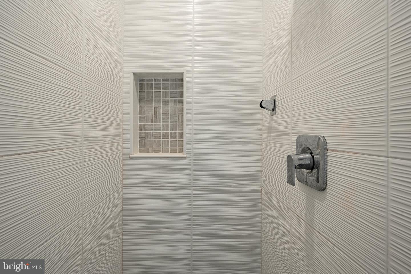 305 S Walnut St #6 Property Photo 10