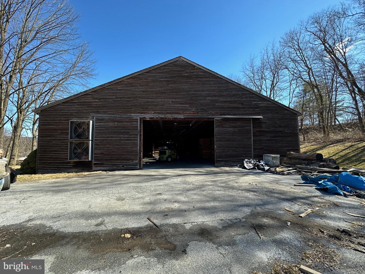 2 Brewery Ln Property Photo 4
