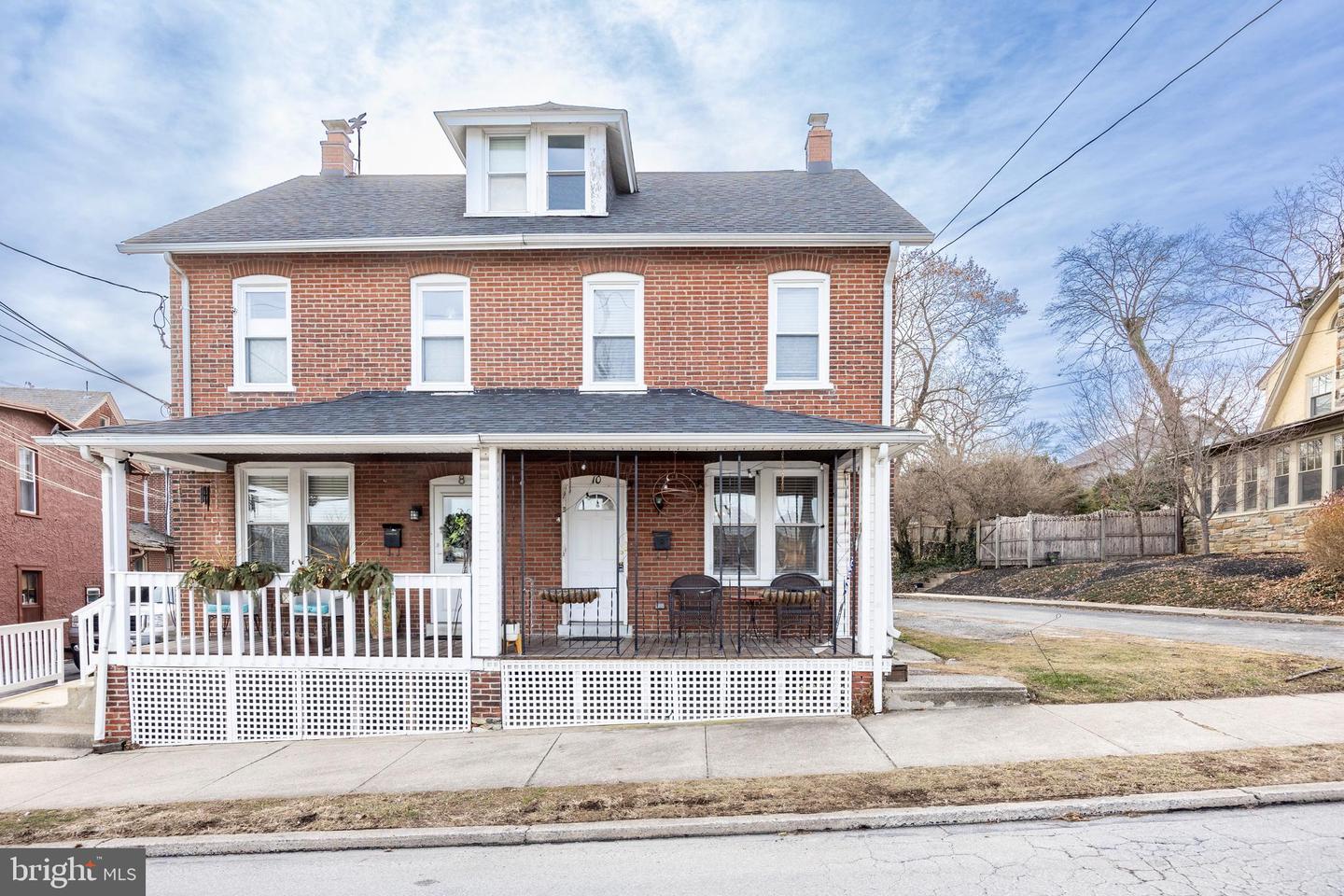 10 Downing Ave Property Photo