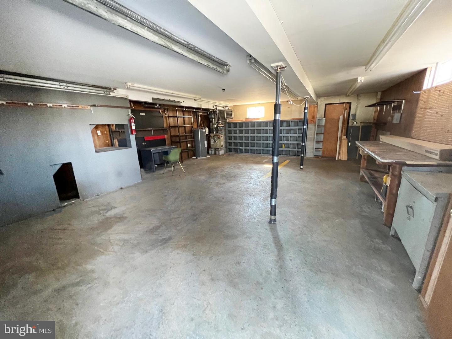 2411 E Lincoln Hwy Property Photo 4