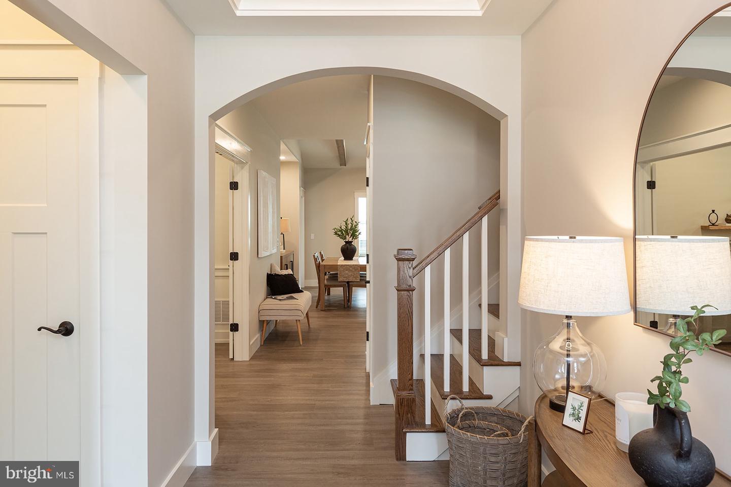 618 Greenbriar Path Property Photo 4