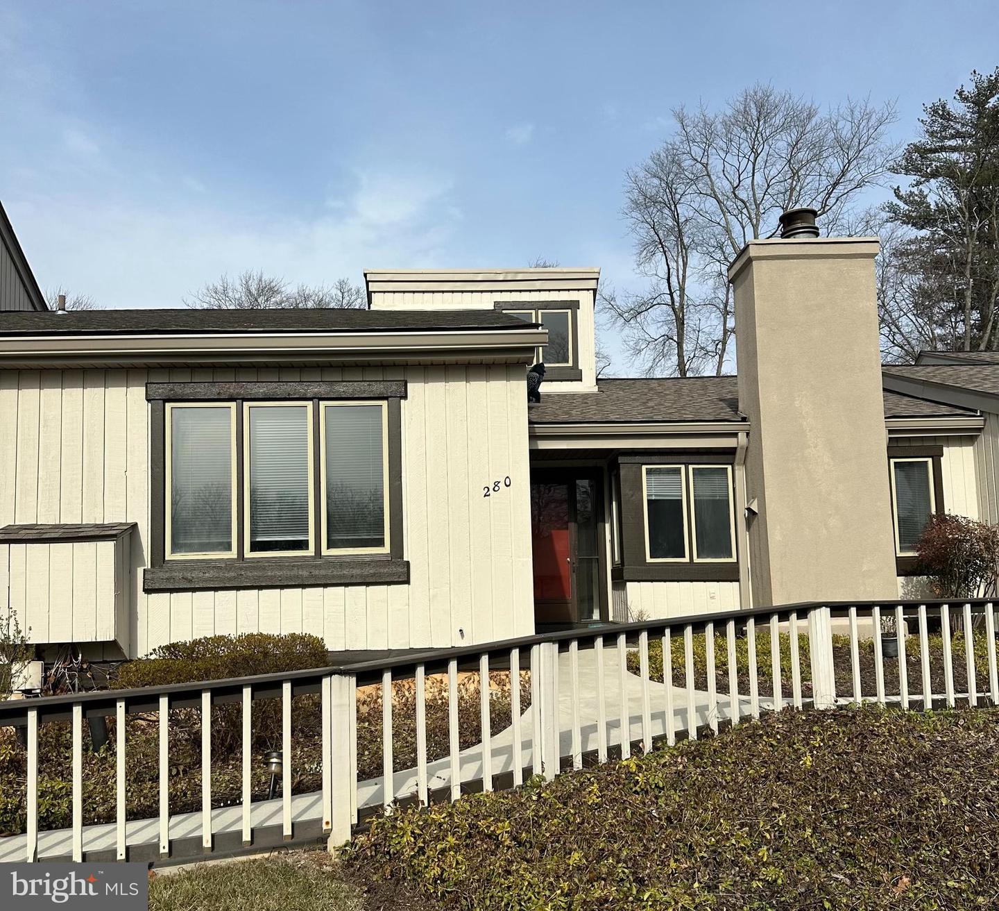 280 Devon Way Property Photo