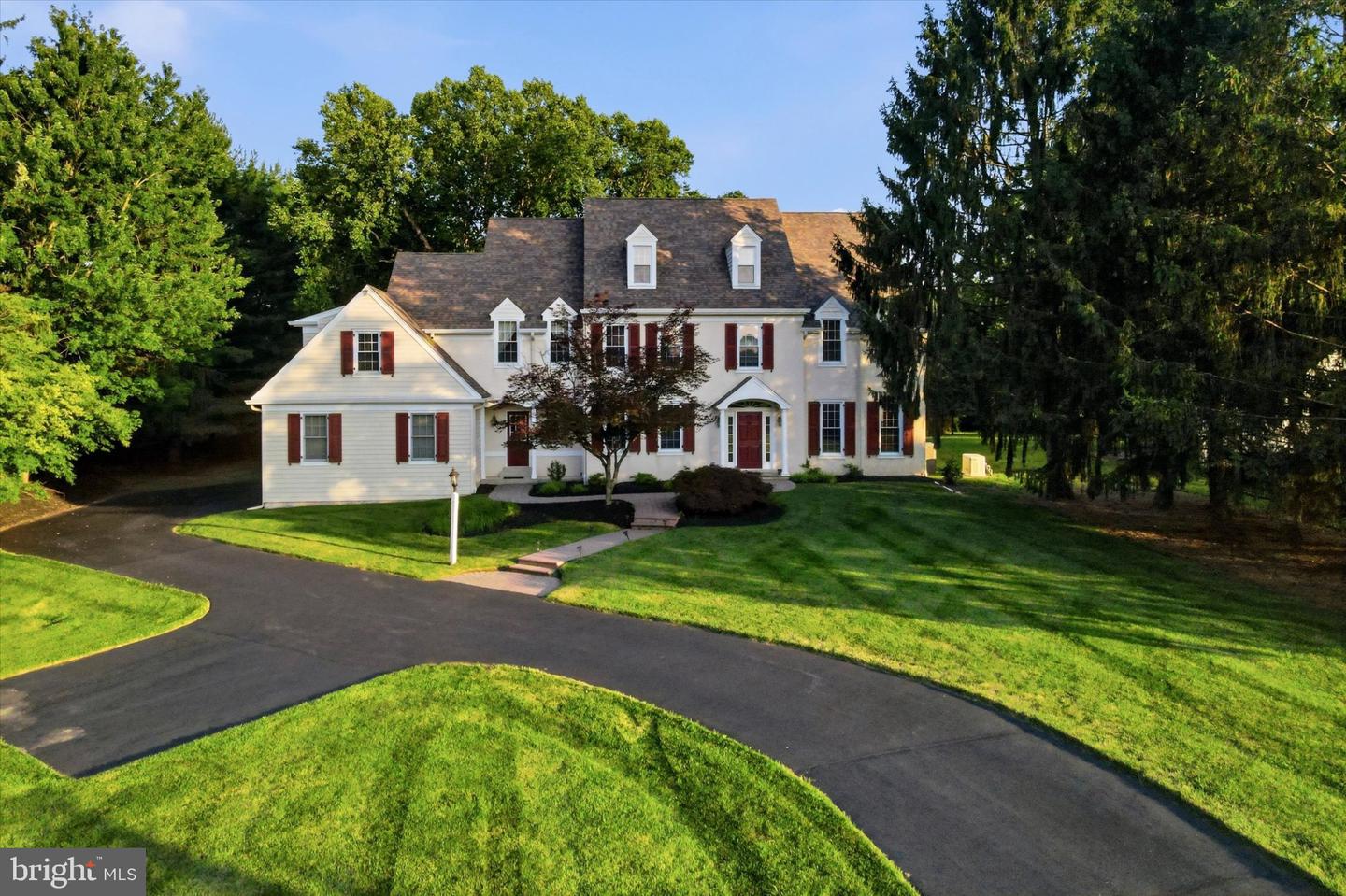 15 EASTGATE DR