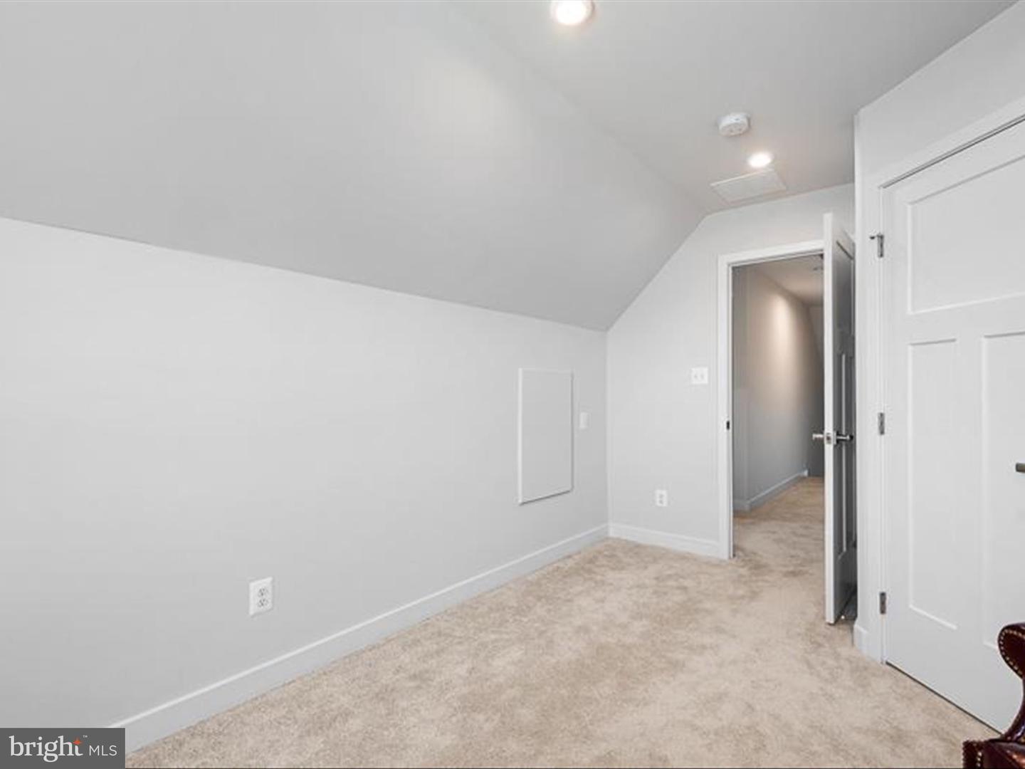 711 Thomas Penn Dr Property Photo 14