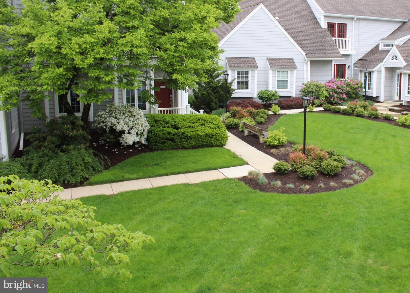 22 Mystic Ln #v (b) Property Photo 2