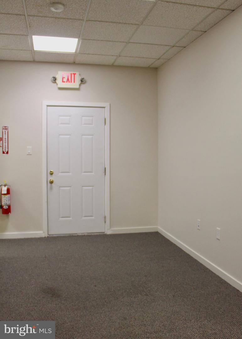22 Mystic Ln #v (b) Property Photo 4