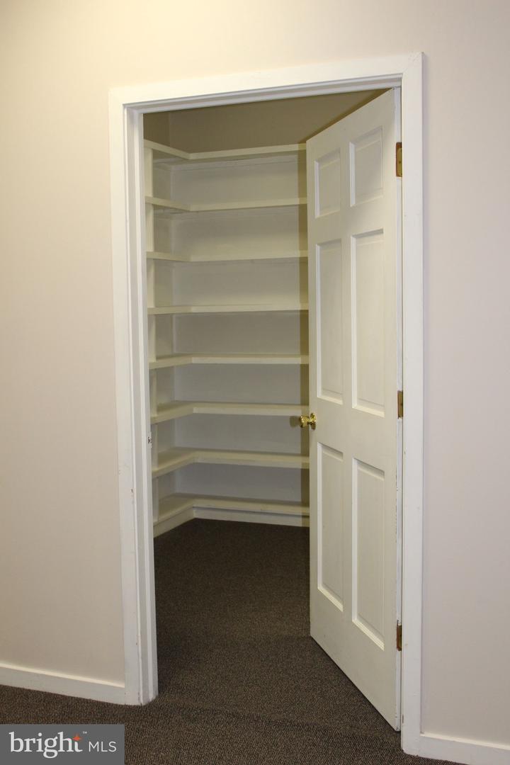 22 Mystic Ln #v (b) Property Photo 8