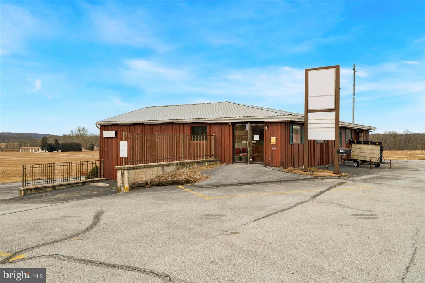 3982 W Lincoln Hwy #a Property Photo 4