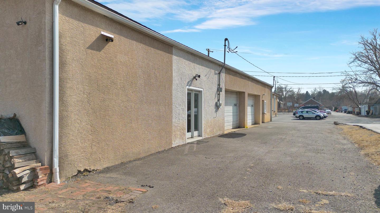 57-59 Schuylkill Property Photo 12